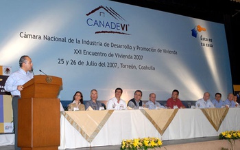 El presidente Felipe Calderón y el gobernador Humberto Moreira encabezan clausura de reunión de CANADEVI