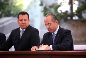 El presidente Calderon en la firma del decreto de reforma en materia de Derechos Humanos