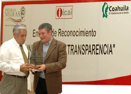 Recibirá alcalde Chuy Mario Flores reconocimiento a Piedras Negras, "Municipio Transparente 2007"
