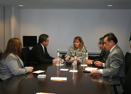 El Gobernador de Coahuila, Jorge Torres López se reunió con la Secretaria de Turismo federal, Gloria Guevara Manzo.