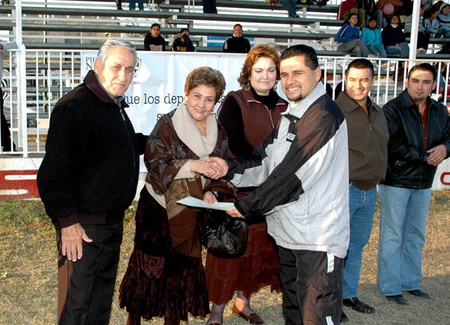 Inaugura el alcalde Jesús Mario Flores la copa FODEM de fútbol
