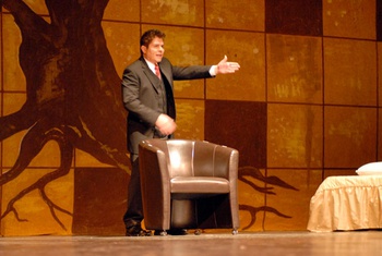 El Centro Multimedia, de Piedras Negras, y el Teatro de la Ciudad “Fernando Soler”, de Saltillo, fueron los escenarios donde Ernesto Laguardia presentó su espectáculo que admiraron integrantes de la población femenil de Coahuila.