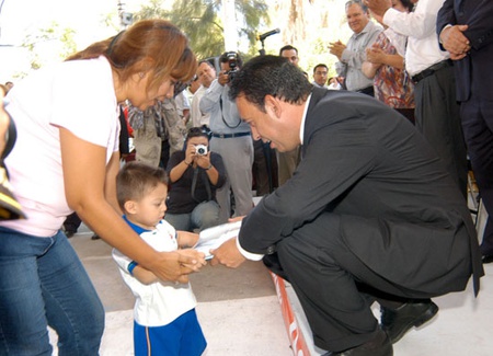 INICIA EL GOBERNADOR HUMBERTO MOREIRA DEL CICLO ESCOLAR 2007-2008 EN LA LAGUNA