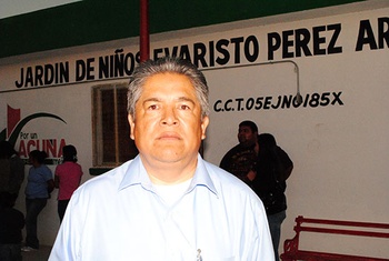 Profr. José Luis Coronado Rivera, director de educación municipal.