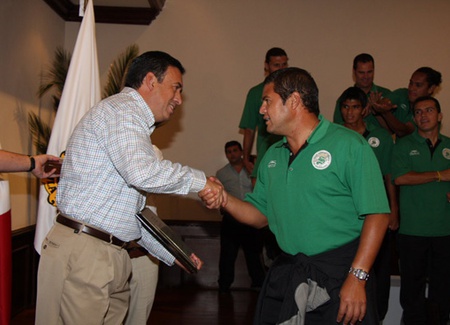 Recibe El Club Santos Laguna el reconocimiento del Gobierno y del Pueblo de Coahuila