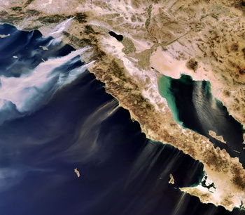 Fotos satelitales de la ESA captan el humo de los incendios forestales en California EEUU y Baja California en México