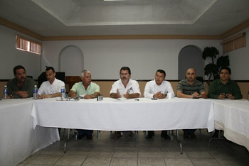 Truenan la CANACO, gobierno municipal y turismo de Acuña, Coahuila contra aduana mexicana