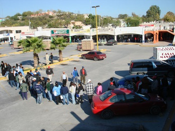 Cientos acudieron a la Feria del Empleo en Acuña