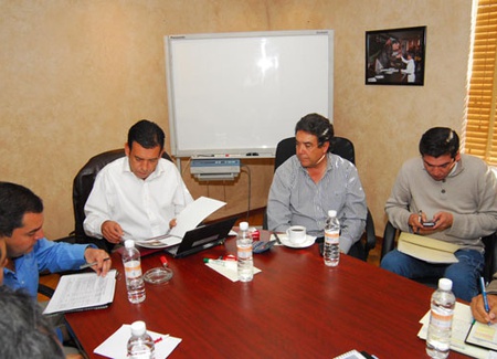 Sostiene reunión de trabajo el gobernador con secretarios para supervisar avance de obras en Coahuila