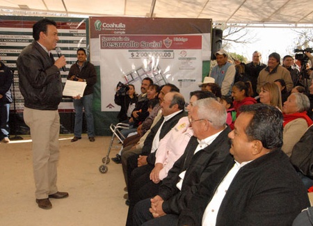 Inicia en Hidalgo el Gobernador Humberto Moreira Valdés el programa de obras Mano con Mano 2009