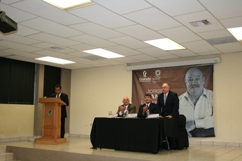 El gobierno del estado y pueblo de Acuña hacen un reconocimiento al Lic. Jorge Cano Loperena