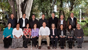 El gobernador electo de Coahuila, Rubén Moreira con integrantes de su gabinete legal