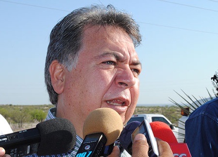 El presidente municipal de Acuña, Alberto Aguirre Villarreal, anunció el arranque de obra de la pista de atletismo de Acuña, con una inversión de 10 MDP.