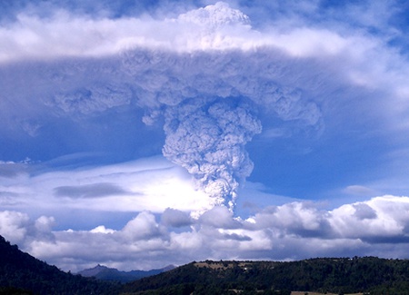 El volcán Puyehue en los andes chilenos, hizo erupción el 4 de junio del 2011
