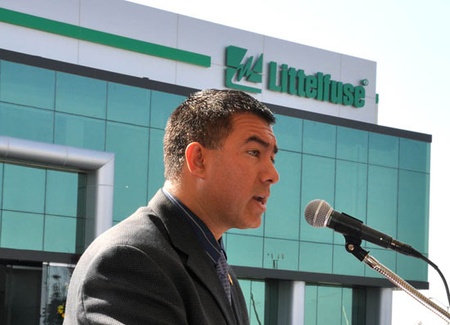 Atestigua alcalde inauguración de la tercera planta de la empresa Littelfuse