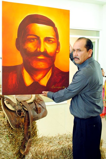 Héctor Adolfo Barranco Sánchez, autor de las pinturas de la "Exposición Pictórica Revolucionaria"