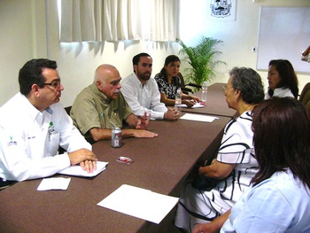 Más de mil 200 peticiones de apoyo se recibieron en la audiencia pública regional del sector salud en La Laguna