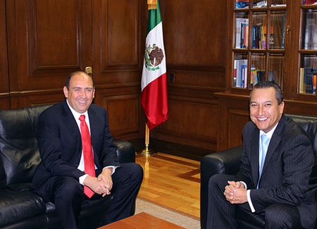 El gobernador electo de Coahuila, Rubén Moreira Valdez, visitó al Secretario de Gobernación Francisco Blake Mora, para discutir temas de seguridad en Coahuila.