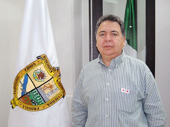 El Alcalde de Acuña, Alberto Aguirre Villarreal.