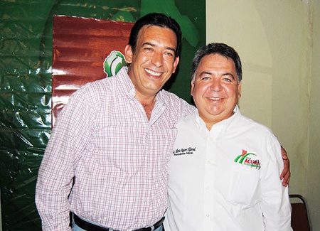 Humberto Moreira Valdes, gobernador de Coahuila, y Alberto Aguirre Villarreal, alcalde de Acuña.