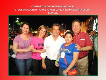 Gobernador Jorge Torres, señora Carlota Llaguno, alcalde Alberto Aguirre, señora Marilu Flores y la niña Neydi Gamboa Escobedo