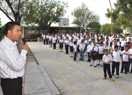 Conocen alumnos de la escuela primaria "Lic. Adolfo López Mateo" funcionamiento del ayuntamiento