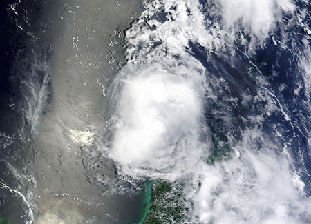 Tormenta tropical Don al norte de la Península de Yucatán [Foto: Cortesía NASA, MODIS Rapid Response System]
