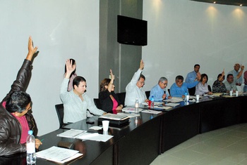 Regidores del Municipio de Acuña aprueban por unanimidad la Iniciativa de ley de Ingresos 2011.