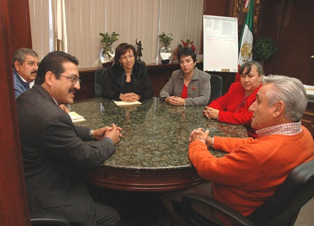 Se reúne alcalde de Piedras Negras con nuevo director del CBTIS No. 34