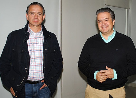 El presidente municipal de Acuña, Evaristo Lenin Pérez en reunión con el Secretario de Infraestructura, Francisco Saracho Navarro.