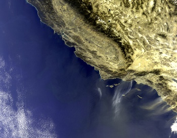Foto satelital de la ESA que capta el humo de los incendios forestales en California
