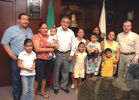 Supervisa el alcalde Jesús Mario Flores Garza trabajos en villa de fuente