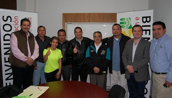 El deporte es la prioridad para la actual administración municipal: por esta razón el  alcalde, Ricardo Aguirre, realizó importante convenio con el Club Saraperos de Saltillo.