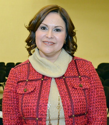 La Presidenta del Sistema DIF Acuña, señora Marilú Flores de Aguirre.
