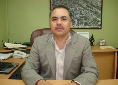 Juan Carlos Guzmán Escobedo, titular de la oficina de catastro en Acuña.