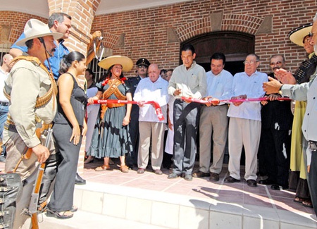Con la inauguración del museo de la revolución, el gobernador Humberto Moreira entrega a Torreón un centro cultural de primer nivel