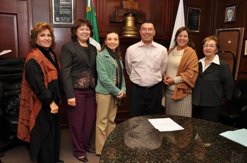 Se reúne alcalde Raúl Vela con el Consejo de Buena Vecindad