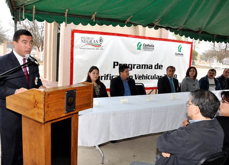 Pone en marcha alcalde Raúl Vela Erhard programa de Verificación Vehicular 2009