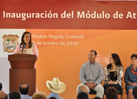 Margarita Zavala DIF Nacional, Oscar Lopez alcalde de Piedras Negras  y Macarena Retes, DIF municipal