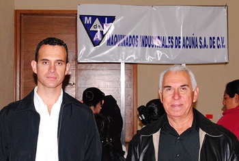Jorge Ramón Montemayor, director de Fomento Económico de Acuña, y José Eduardo Ramón Valdés, subdirector de Fomento Económico del Estado.
