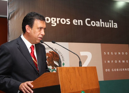 Asiste el Gobernador Humberto Moreira Valdés a informe del Presidente que presenta en Coahuila el Secretario de Salud Federal