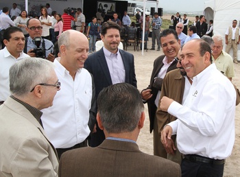 El Gobernador Rubén Moreira dio la bienvenida a la generación de nuevas fuentes laborales. 