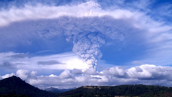 El volcán Puyehue en los andes chilenos, hizo erupción el 4 de junio del 2011