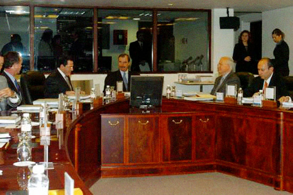 Trabajar sin descanso y entregar buenas cuentas pide Presidente Vicente Fox a la junta de Gobierno de la CONAVI