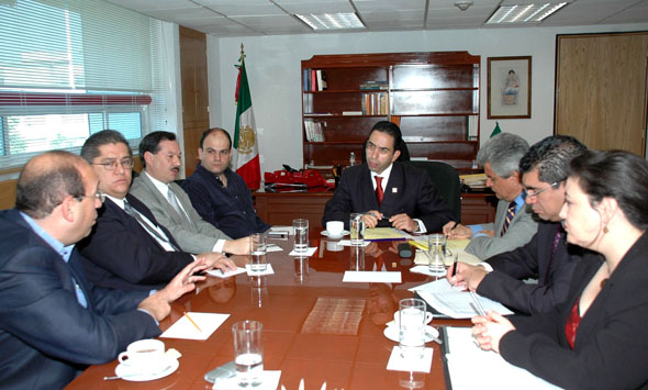 Se reúnen funcionarios coahuilenses con el secretario del trabajo, Javier Lozano Alarcón
