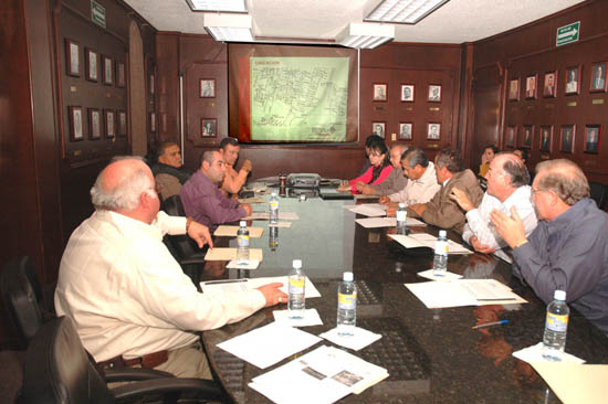 Se reúne alcalde de Piedras Negras con nuevo director del CBTIS No. 34