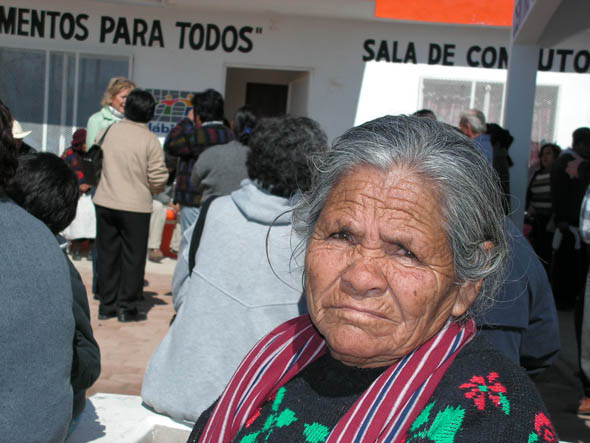 Organizan DIF y gobierno del estado jornada de donación de aparatos auditivos en Acuña