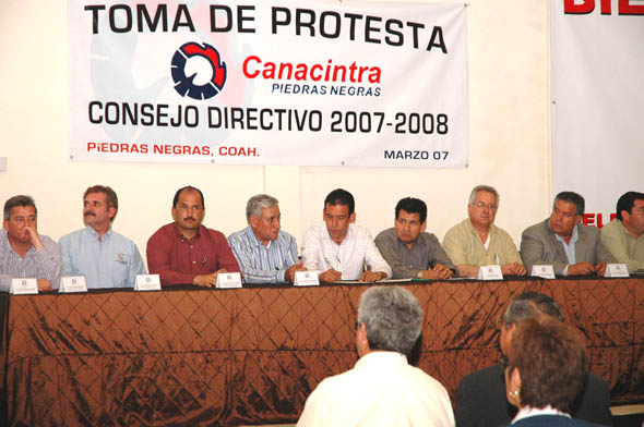El gobernador Humberto Moreira Valdés anuncia