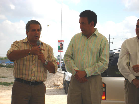 Inauguran el gobernador Humberto Moreira y el alcalde Evaristo Lenin el Boulevard Cedros en Acuña