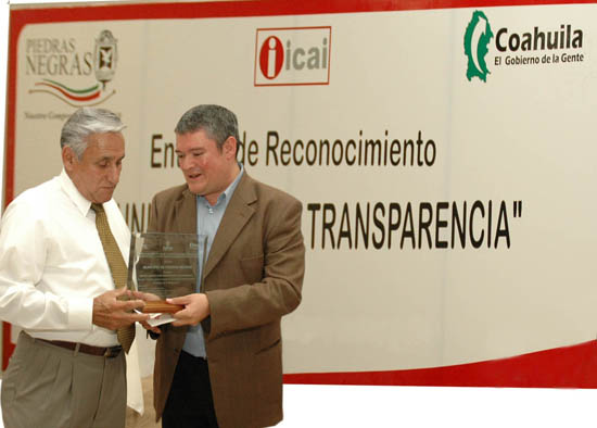 Recibirá alcalde Chuy Mario Flores reconocimiento a Piedras Negras, "Municipio Transparente 2007"
